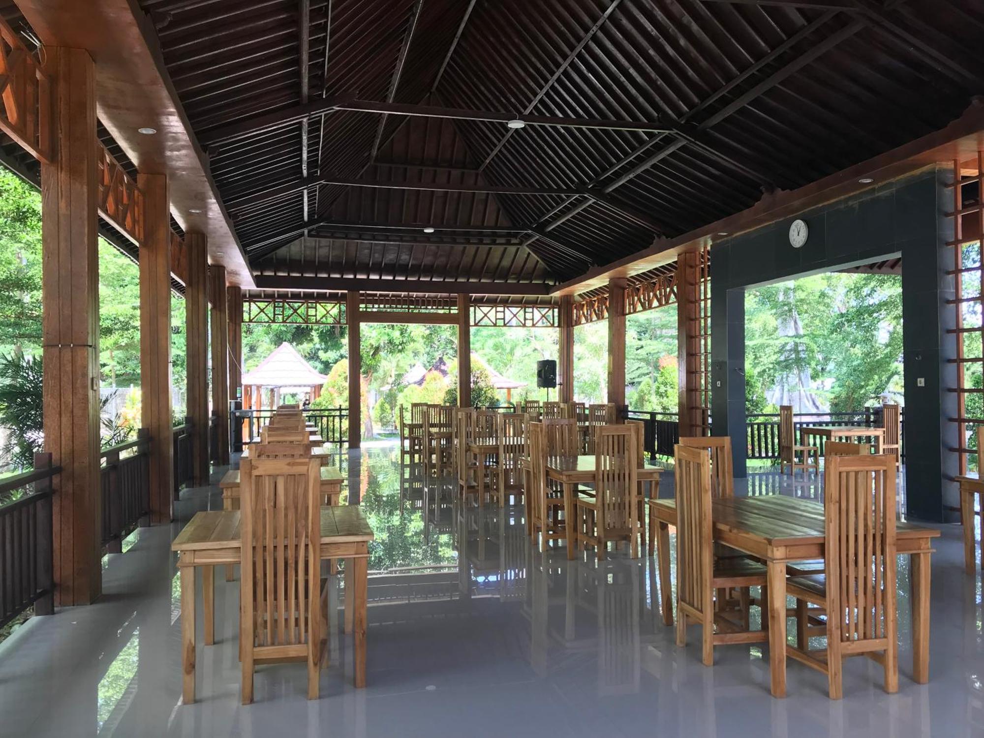 Pohon Purba Resort & Restaurant Labuhan Pandan Extérieur photo