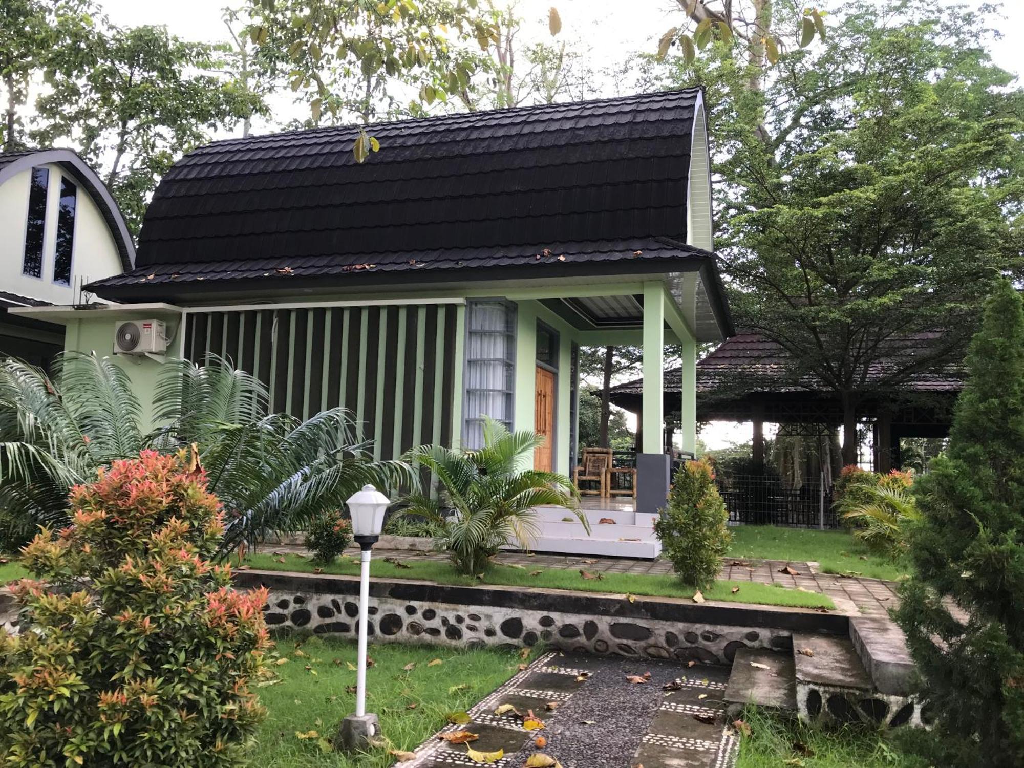 Pohon Purba Resort & Restaurant Labuhan Pandan Extérieur photo