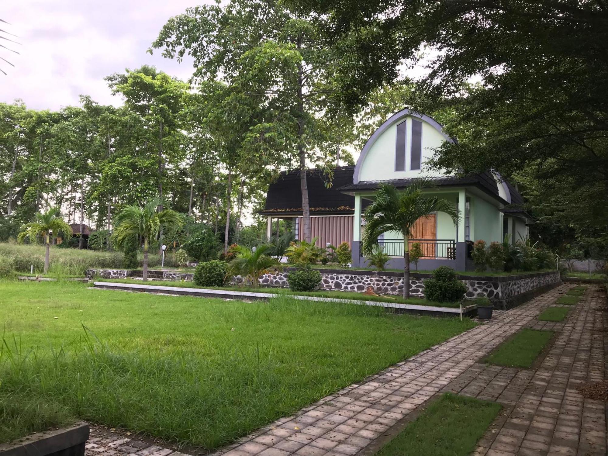 Pohon Purba Resort & Restaurant Labuhan Pandan Extérieur photo