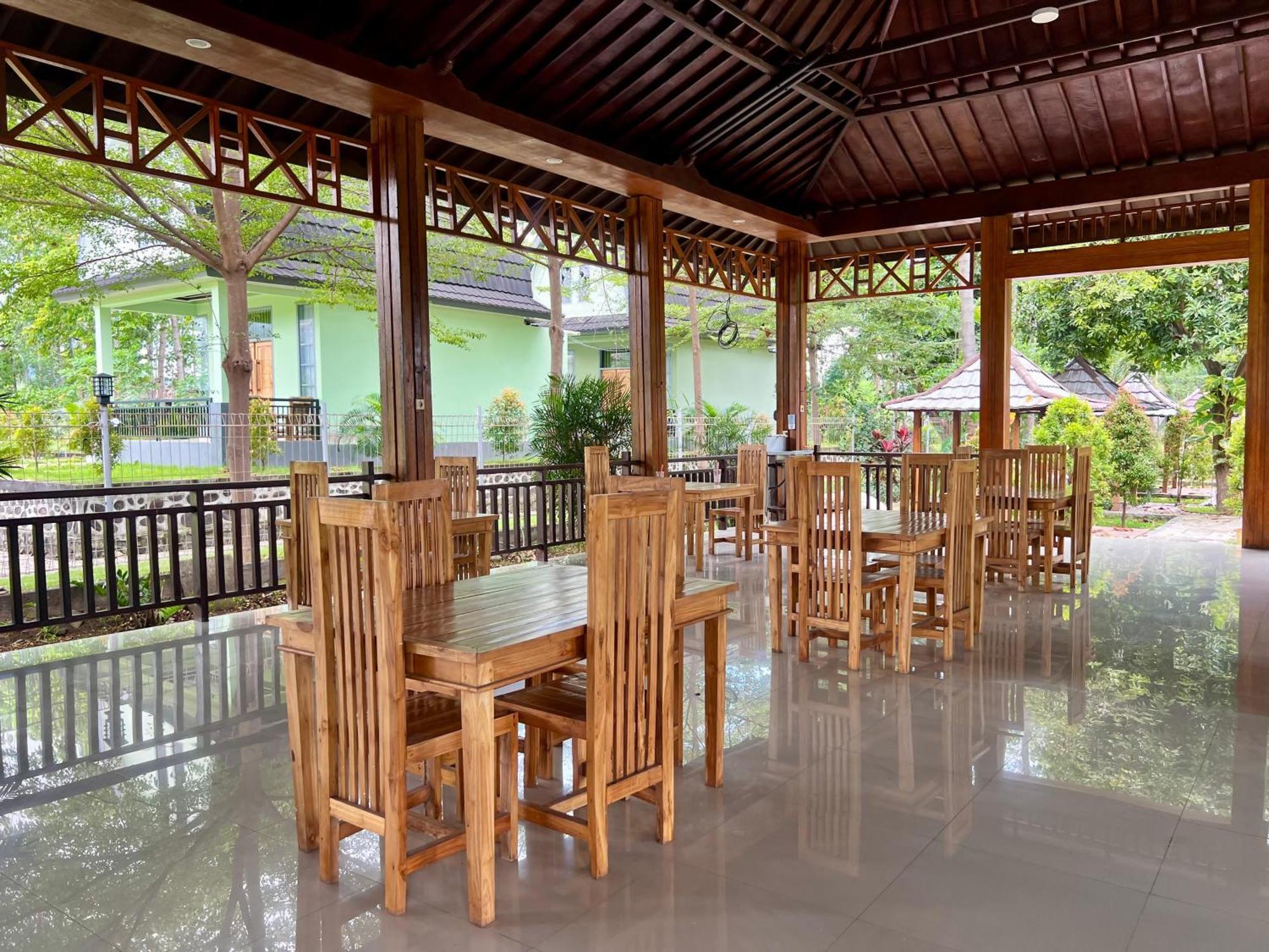 Pohon Purba Resort & Restaurant Labuhan Pandan Extérieur photo